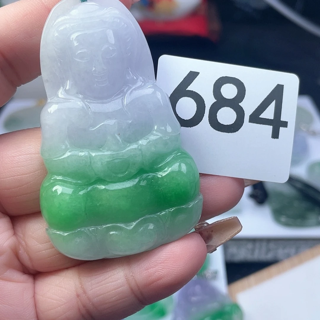 翡翠吊坠(赠链)未镶嵌