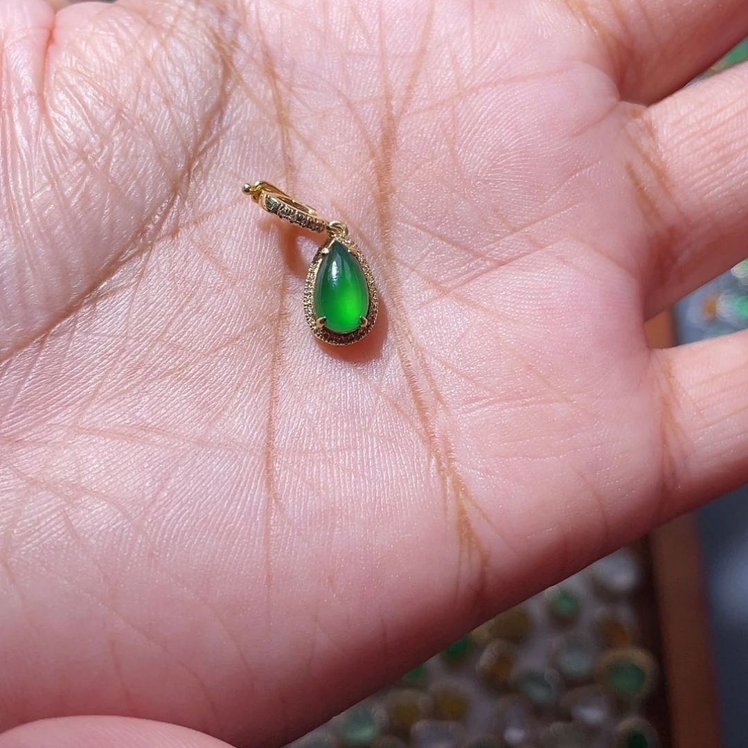 吊坠(不含链)18K金镶嵌翡翠