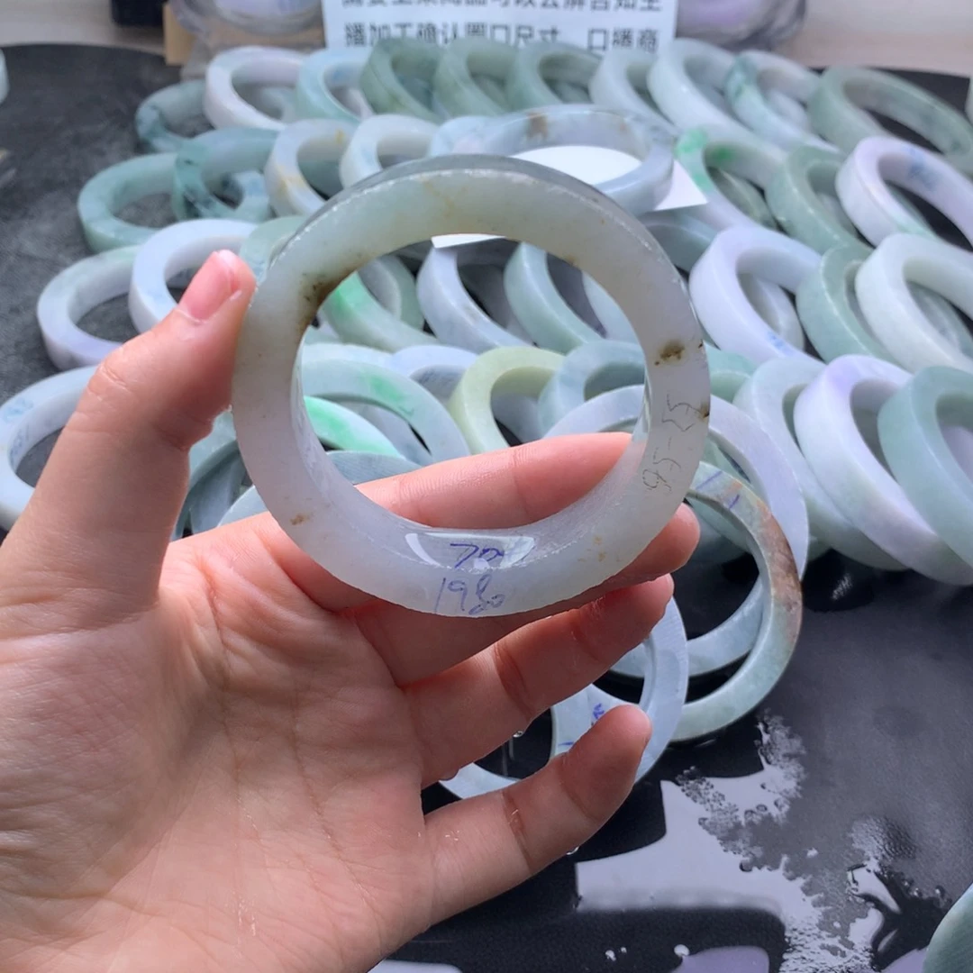 【闪购商品】定制翡翠手镯未镶嵌