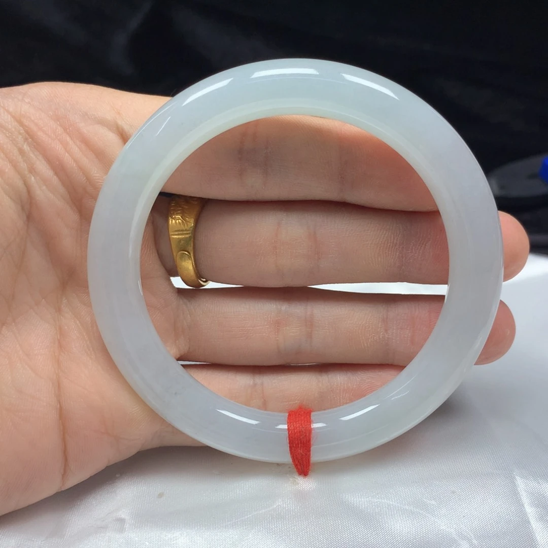 翡翠手镯（圆镯）未镶嵌56.6