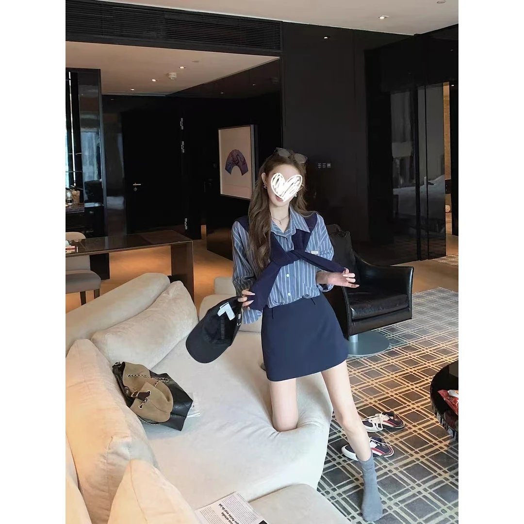 蓝色宽松学院风衬衫披肩二件套女秋季新款百搭高级感上衣短裙套装