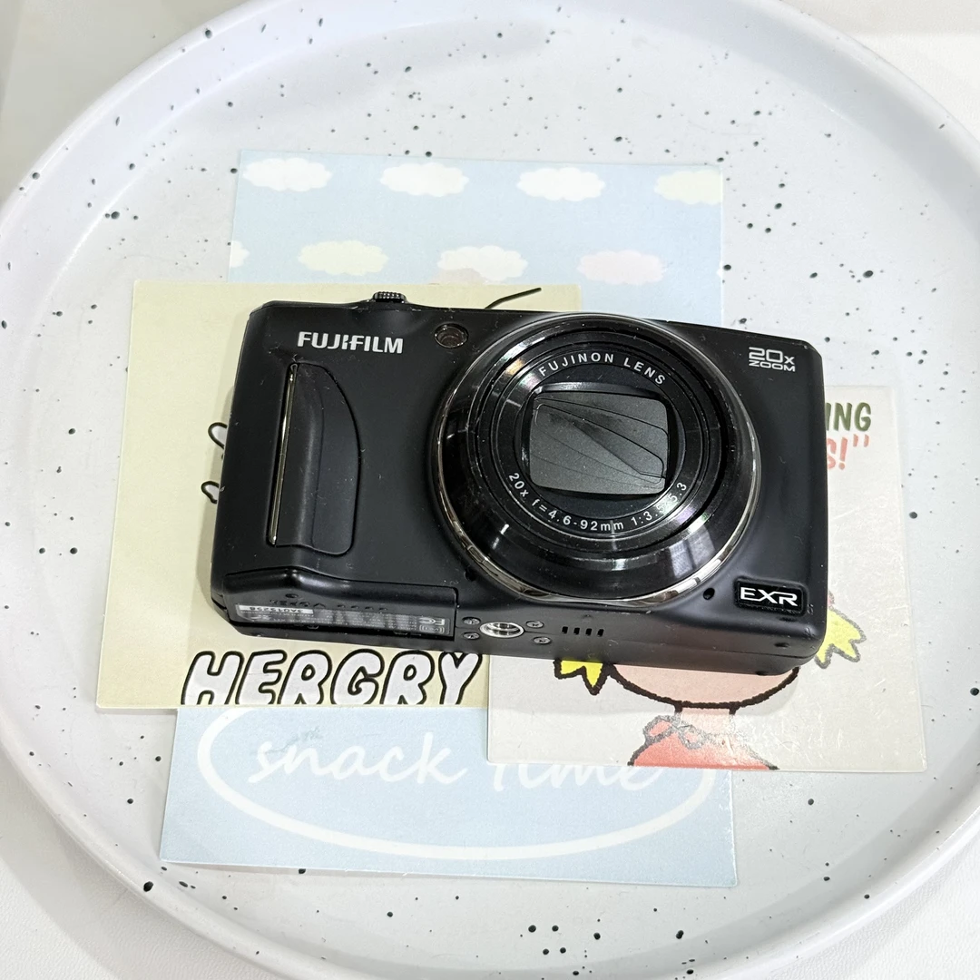 9新 Fujifilm/富士 F900EXR（电池盖瑕 不影响使用）