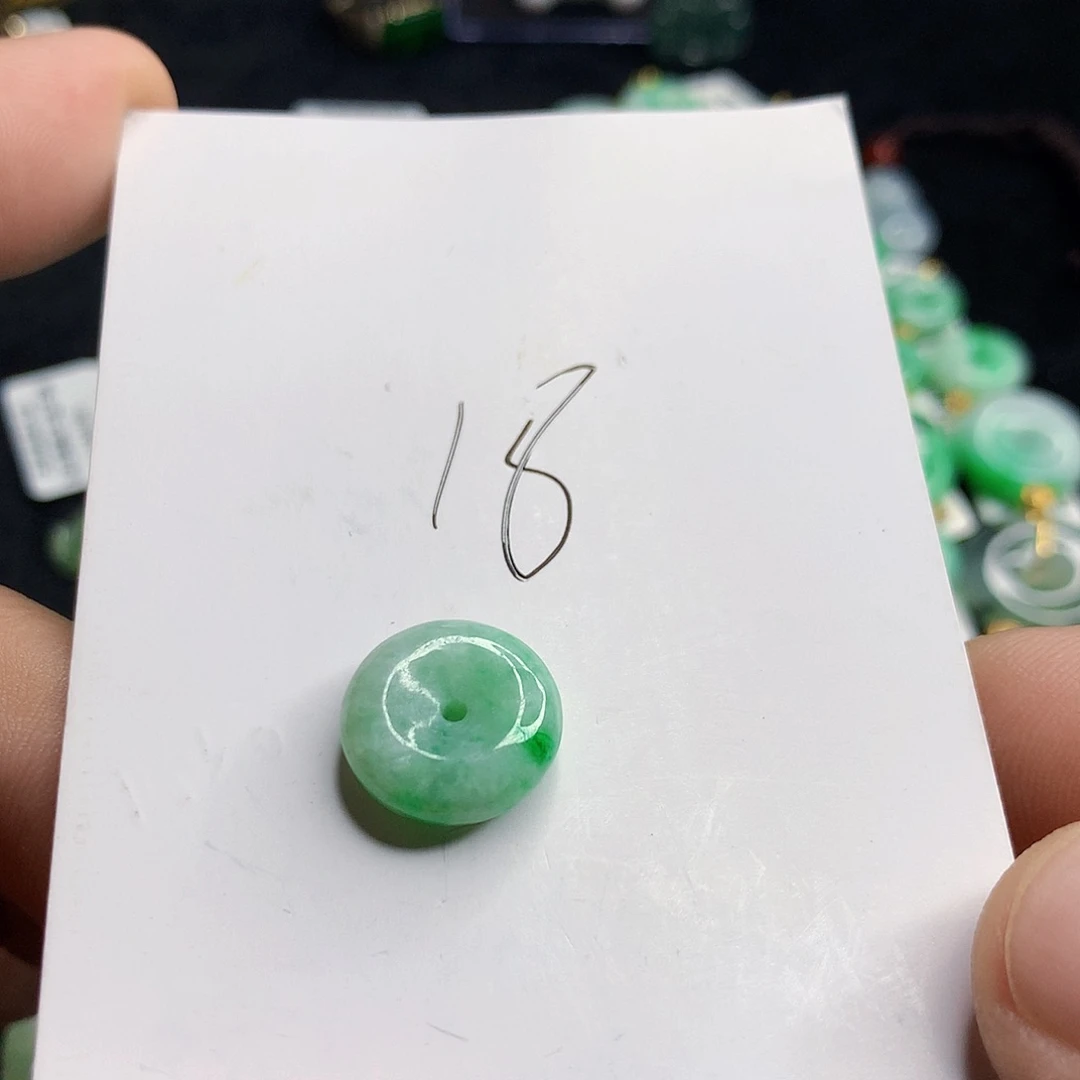 翡翠未镶嵌颈饰未镶嵌