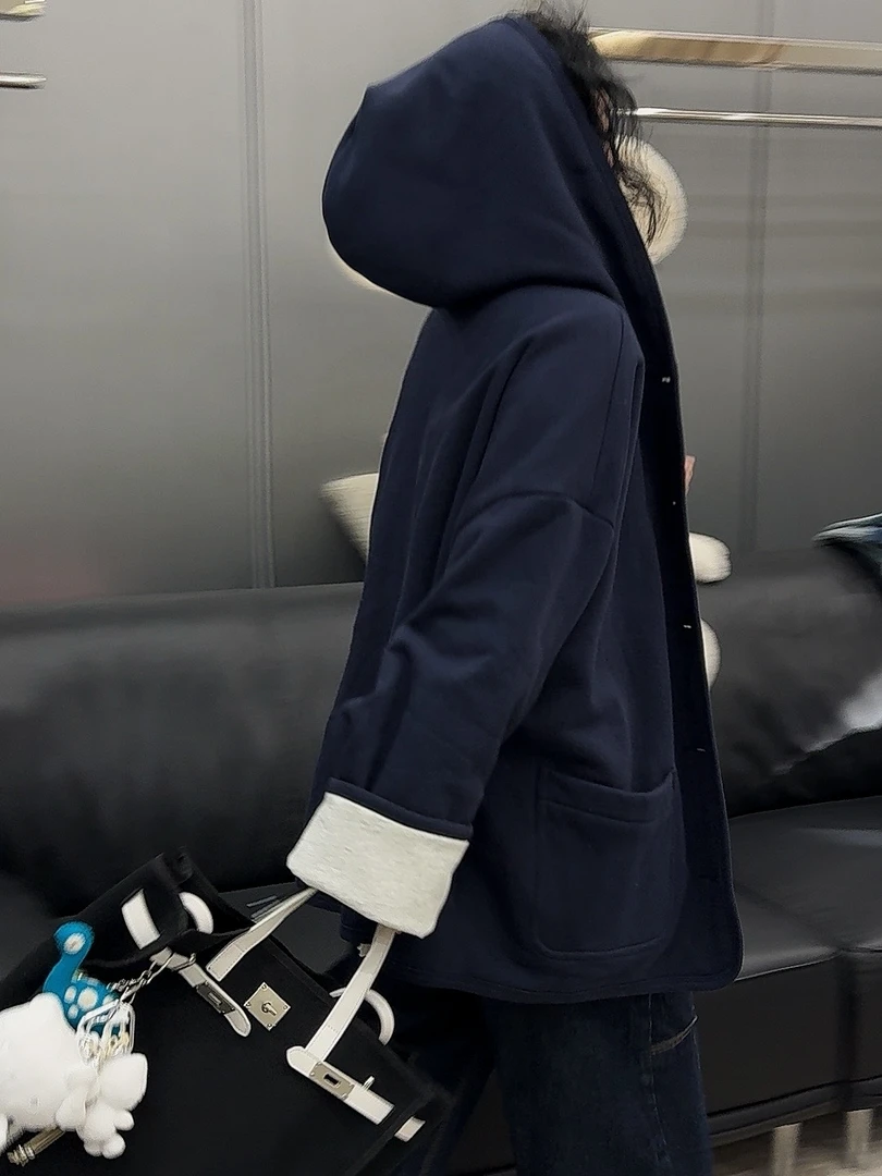 23238 时尚百搭休闲慵懒风减龄两面穿连帽卫衣外套