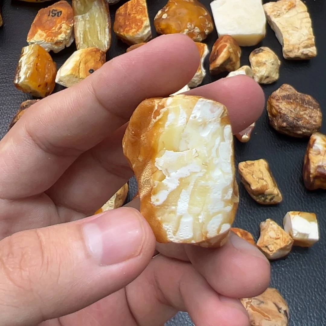 定制琥珀未镶嵌蜜蜡