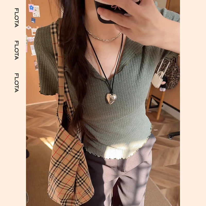 【flota】韩版松弛满分旋律木耳边v领短袖T恤女休闲ins风上衣1110