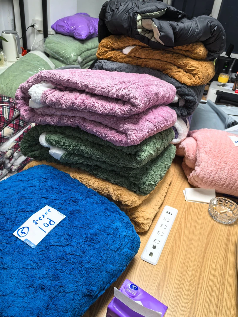 Q04塔芙绒保暖毯子加绒毛毯铺床午睡盖被被套