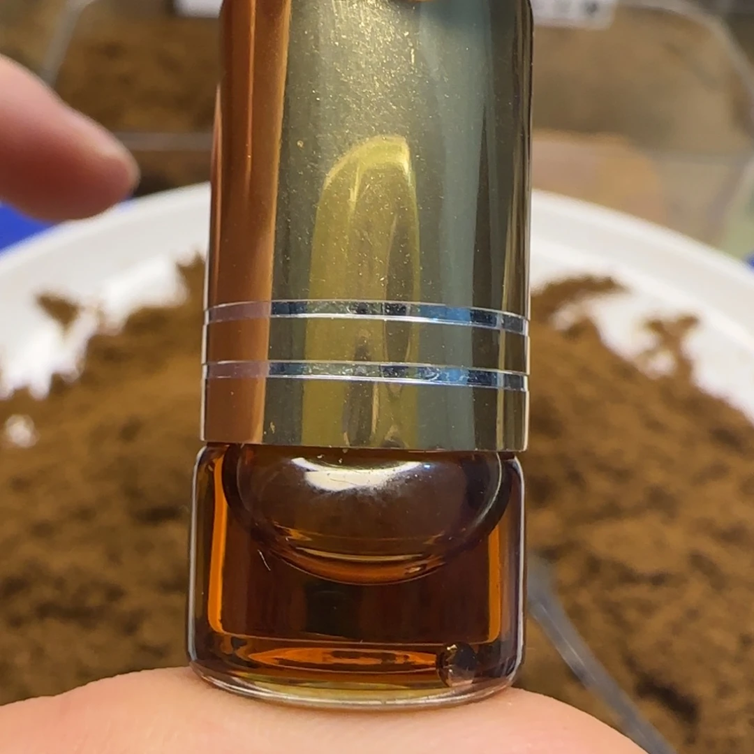 【臻品香阁】开播浮力～海南紫棋楠超临界精油1克