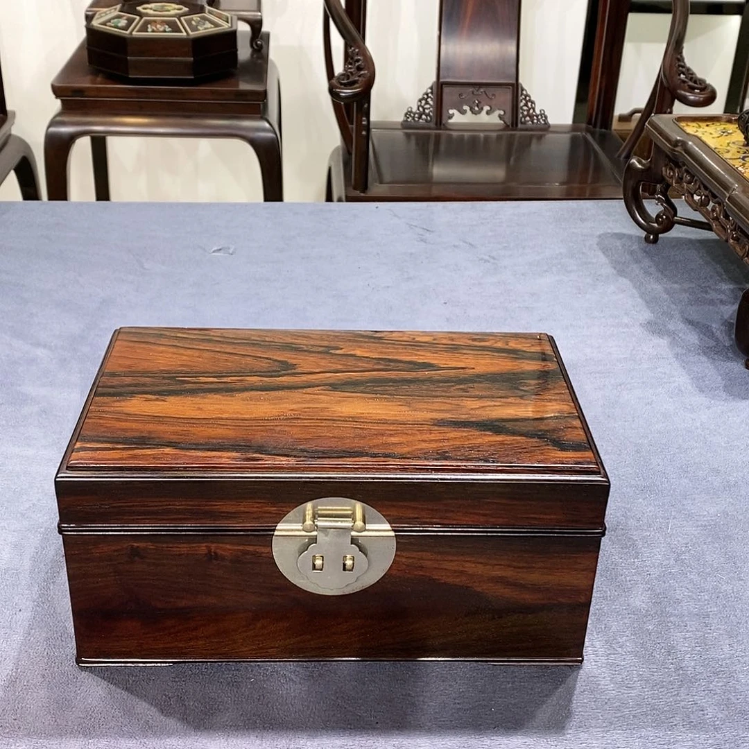 红酸枝木类成套家具首饰盒