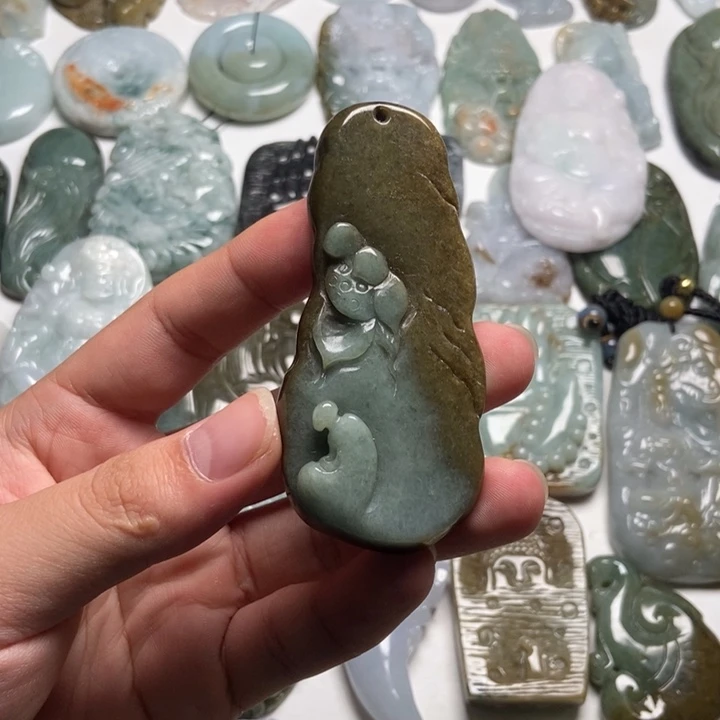 翡翠未镶嵌颈饰悟道55
