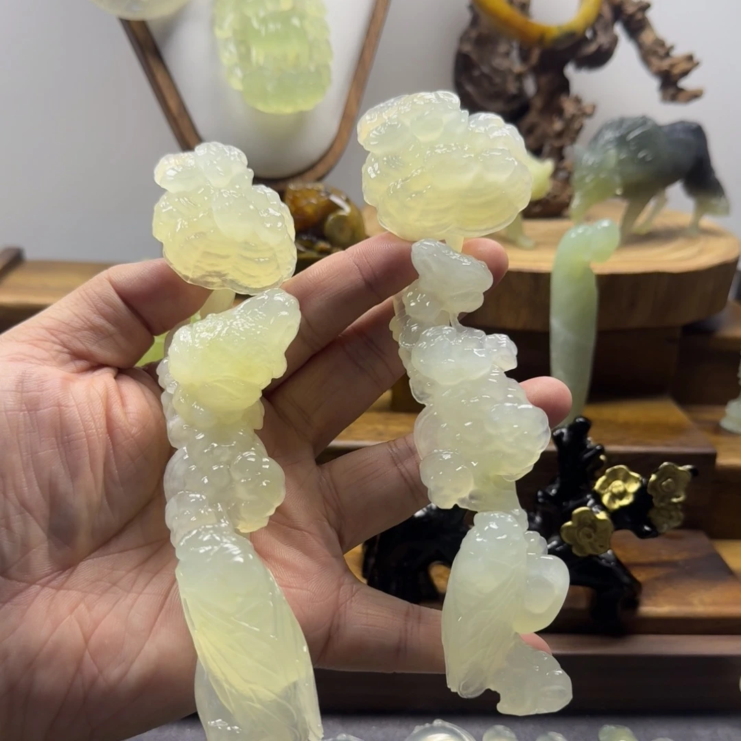 蛇纹石玉如意翘雕小摆件未镶嵌大*