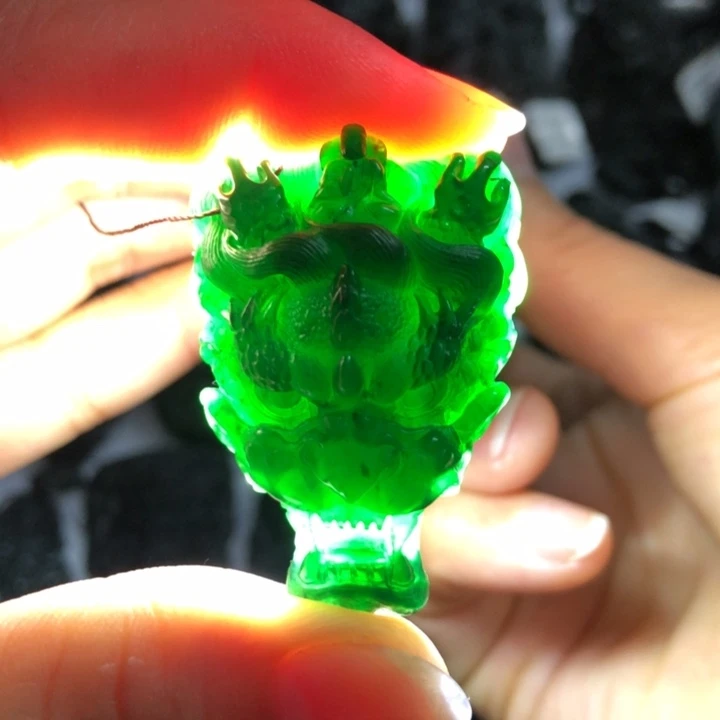 定制翡翠未镶嵌龙头