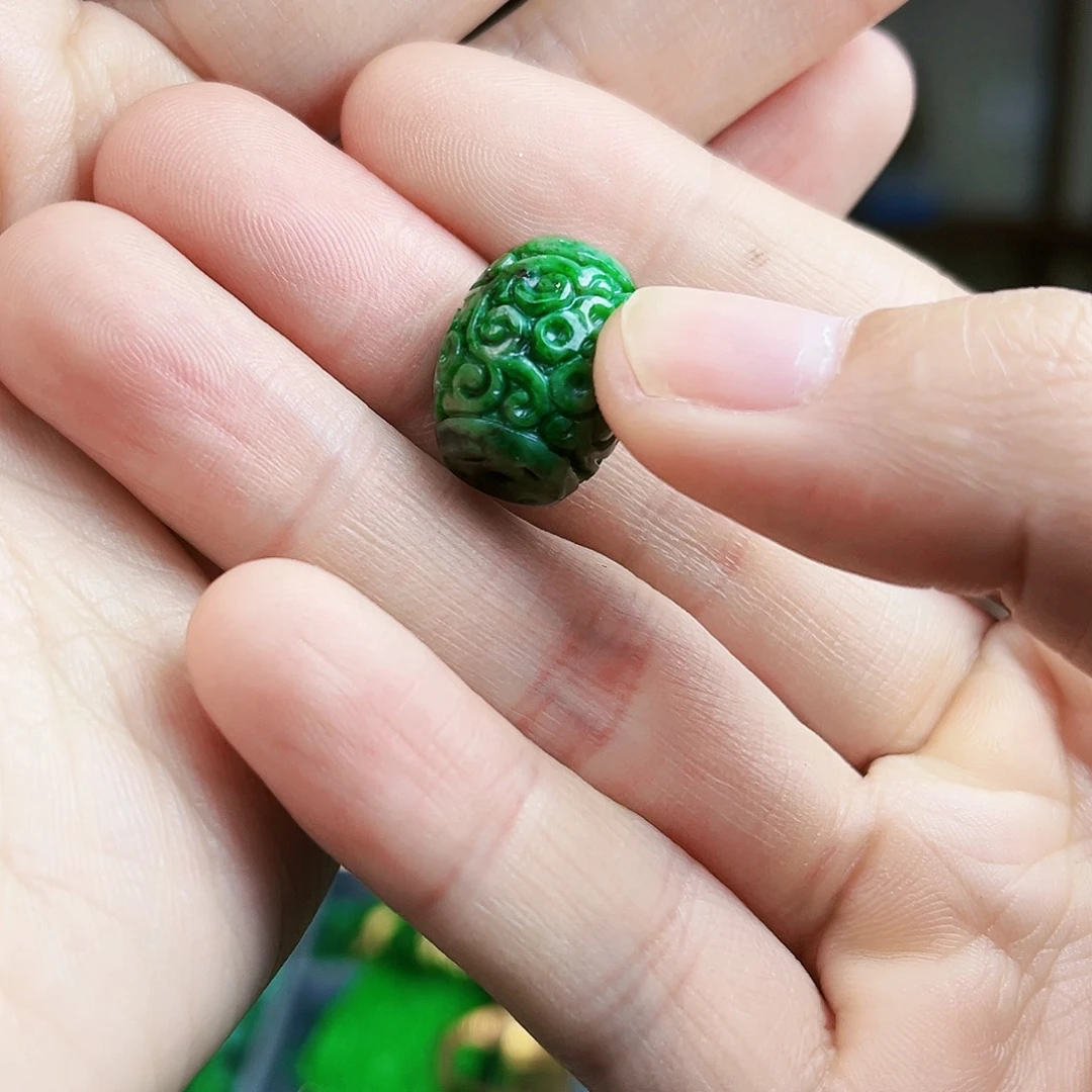 翡翠颈饰未镶嵌吊坠