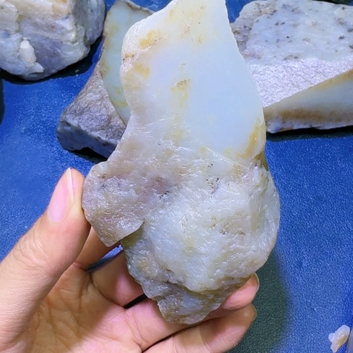 和田玉未镶嵌珠宝半成品