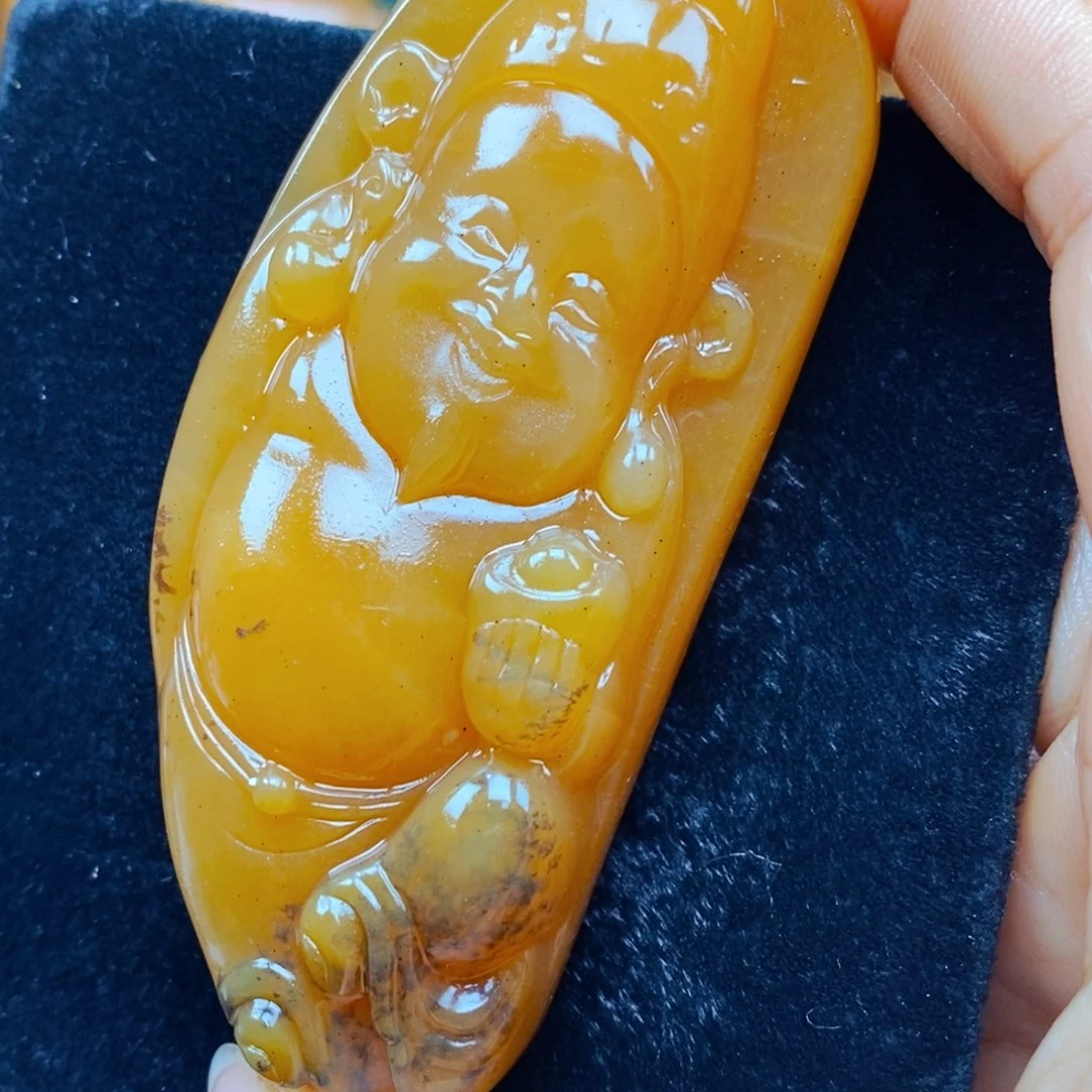未镶嵌石英质玉（黄龙玉）颈饰