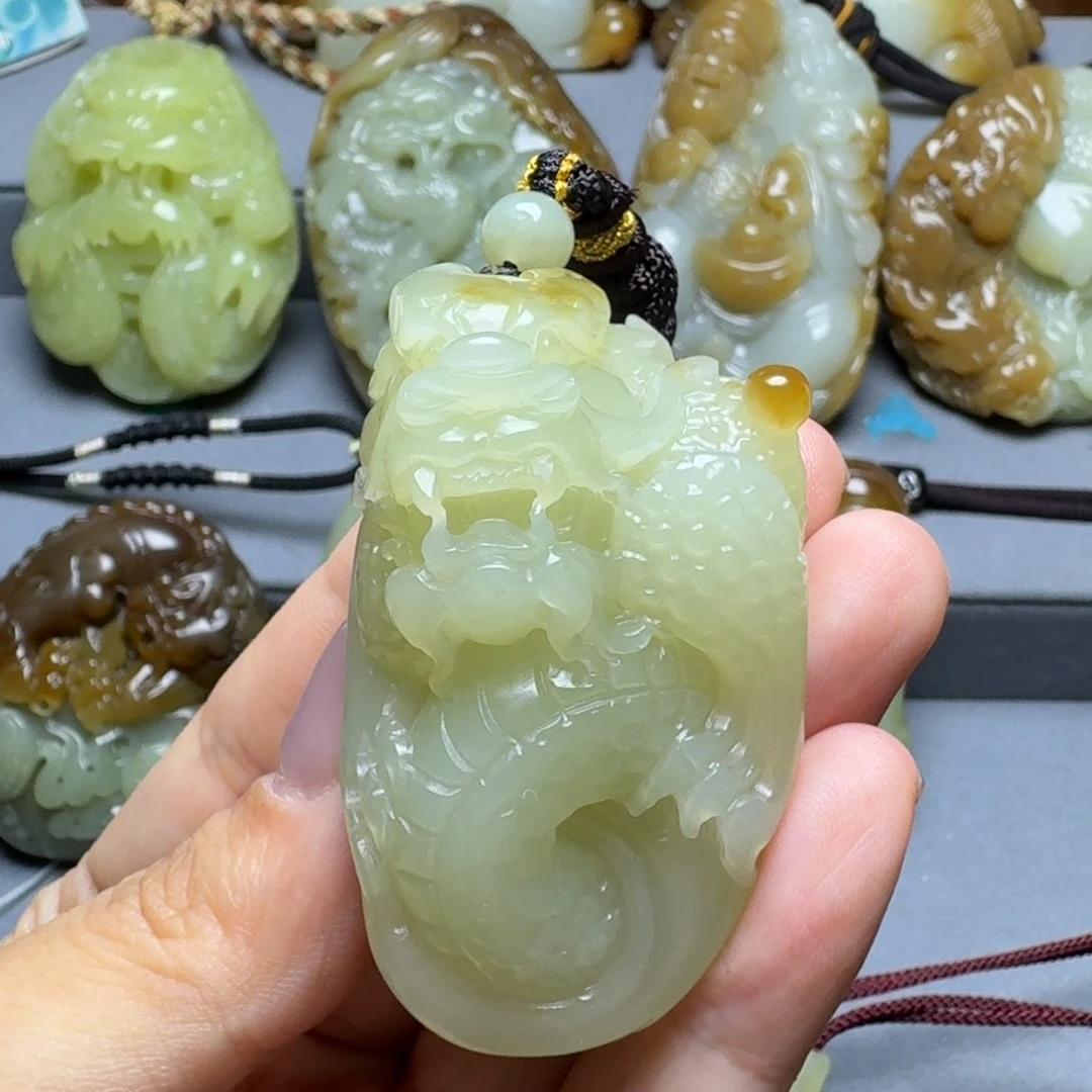 颈饰未镶嵌和田玉