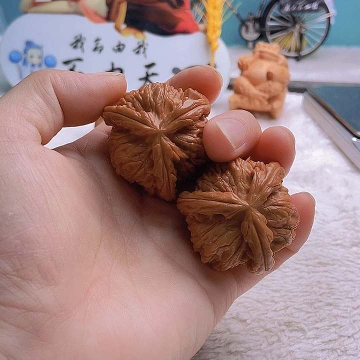 把件文玩核桃《**》三棱