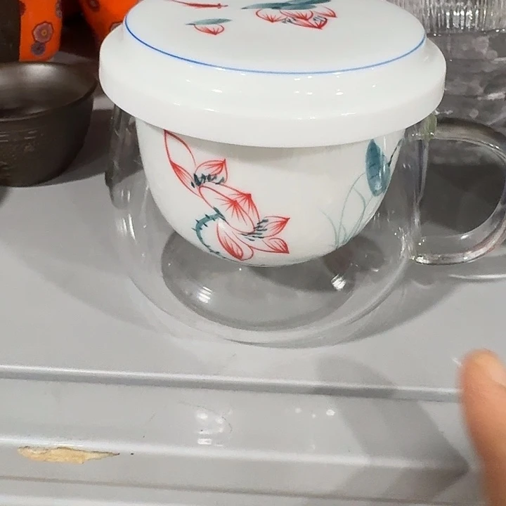 主人杯一个，瓷。。。