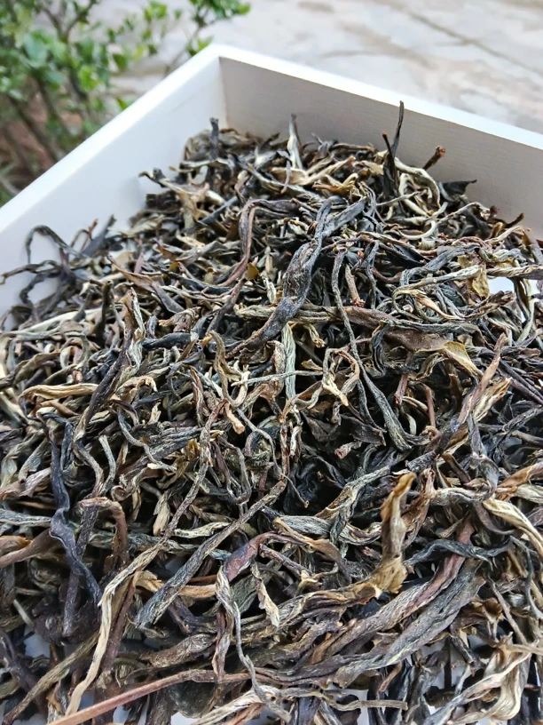 25年 曼岗 普洱茶生茶200克