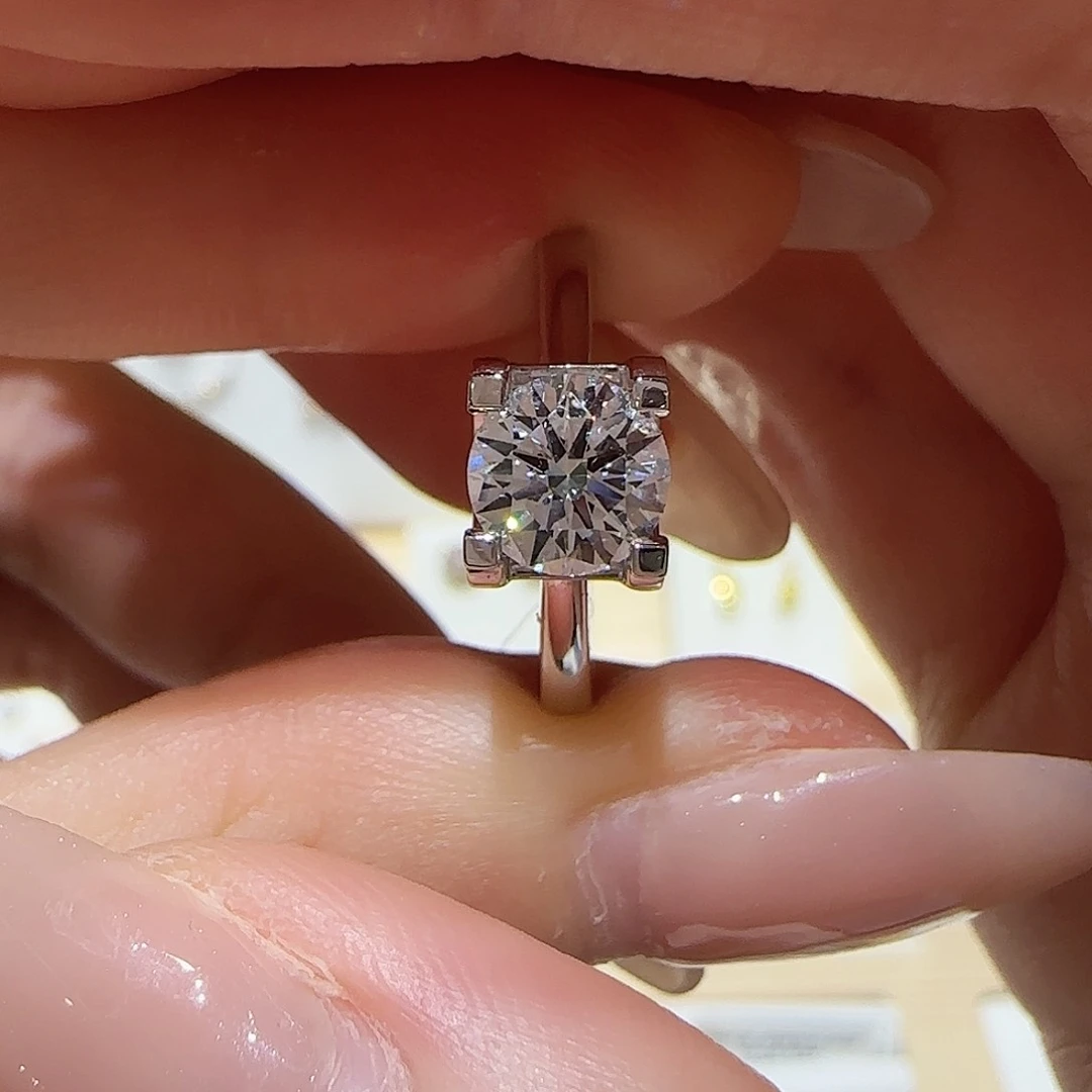 晨***光铂Pt950镶嵌实验室培育钻石一卡牛头 13