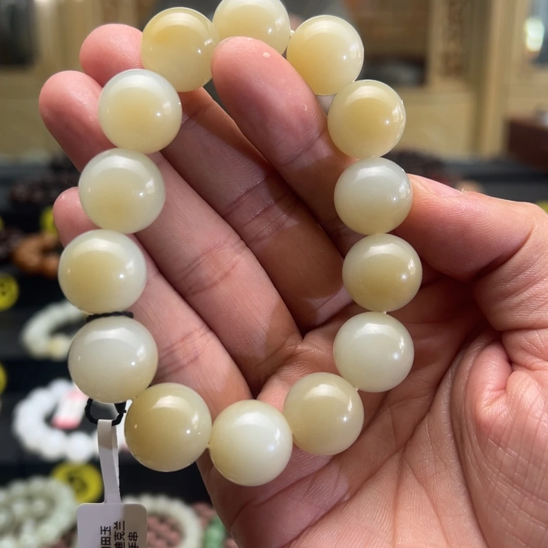 和田玉手串未镶嵌雨*卡16迪克兰