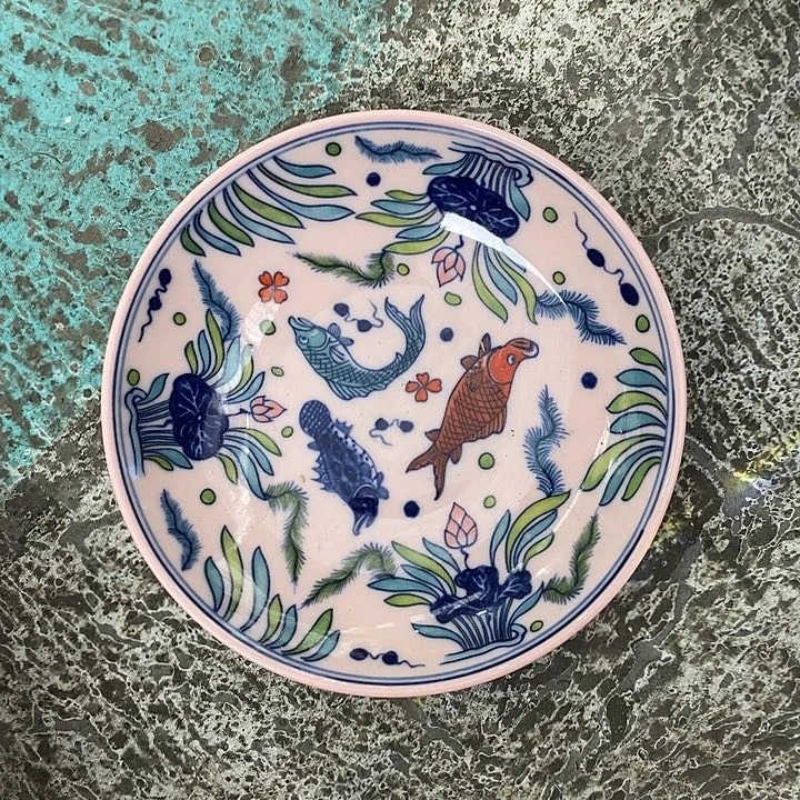 摆件陶清*红稀土斗彩鱼藻纹5.5寸盘