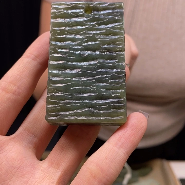 岫岩河磨玉（透闪石质玉）颈饰未镶嵌