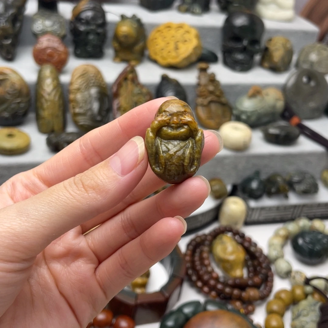岫岩河磨玉（透闪石质玉）未镶嵌把件
