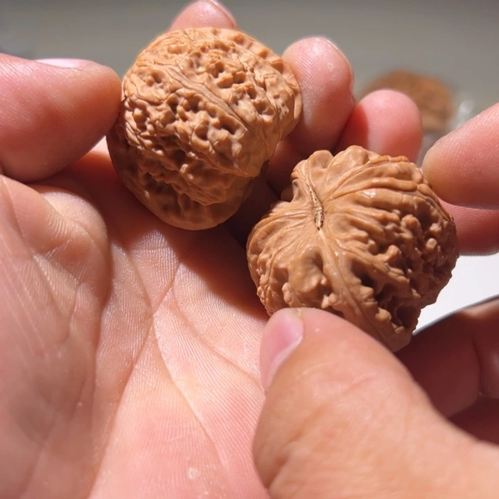 把件文玩核桃闷白