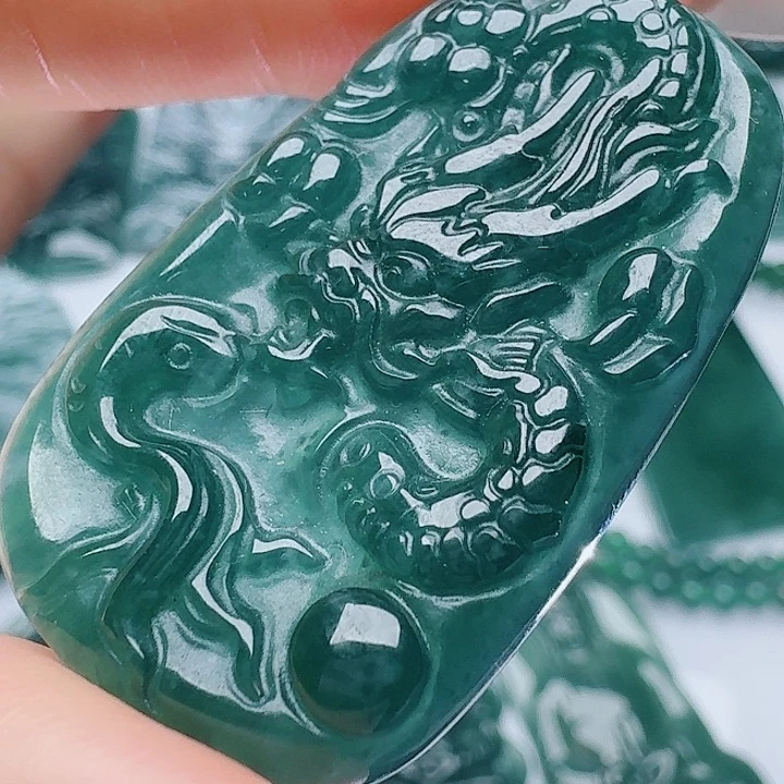 翡翠未镶嵌颈饰天然的A货翡翠多样性发其一