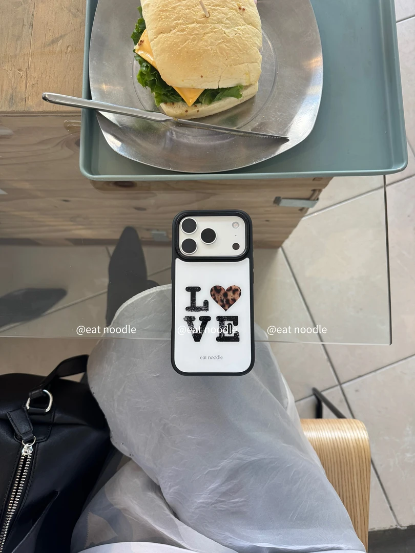 eatnoodle独家小众设计款ins风豹纹love亮面磁吸酷感手机保护壳
