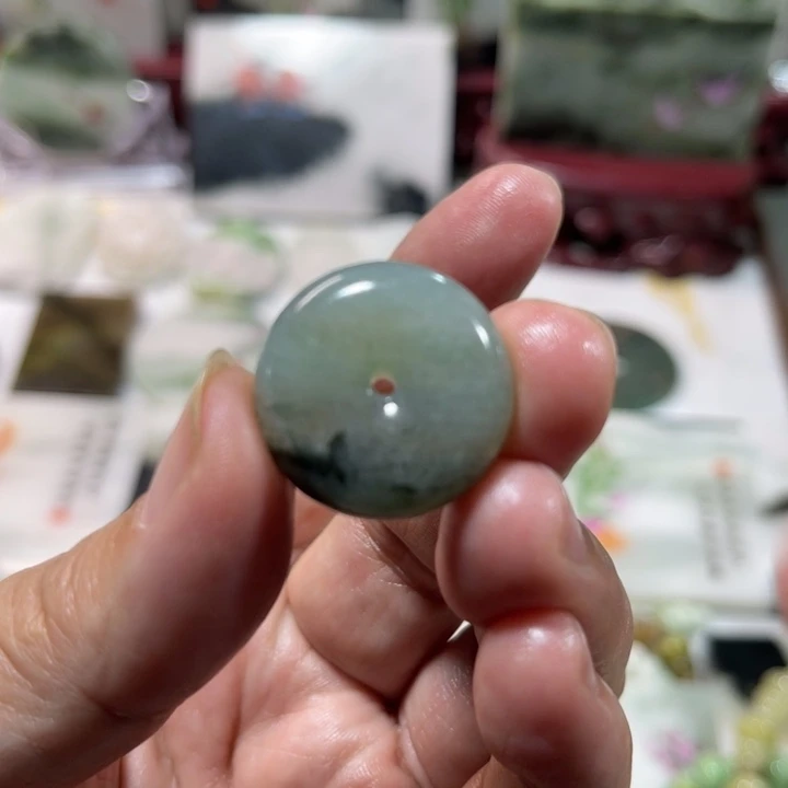 独山玉未镶嵌颈饰