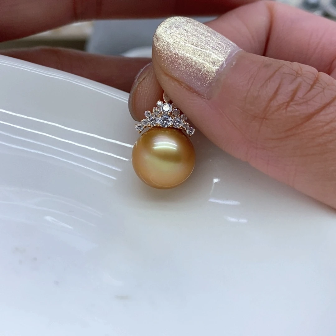 18K金镶嵌海水珍珠吊坠(不含链)