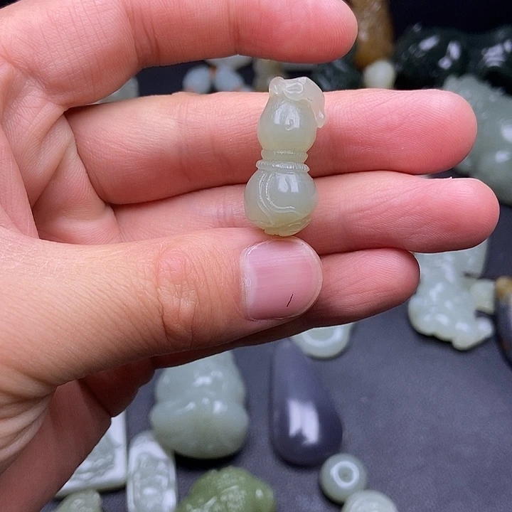 未镶嵌和田玉挂件