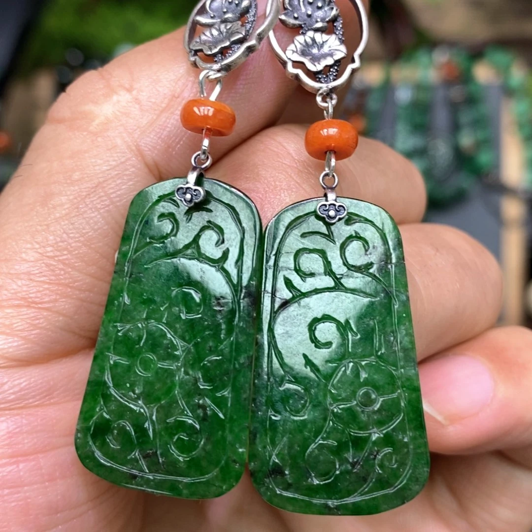 翡翠耳饰未镶嵌漂亮美眉