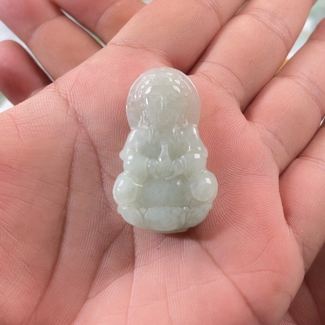 翡翠未镶嵌颈饰观音