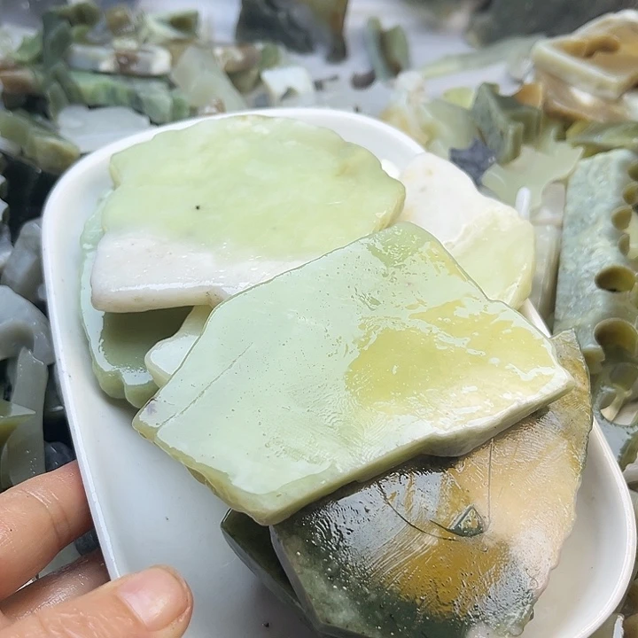 颈饰未镶嵌和田玉南*