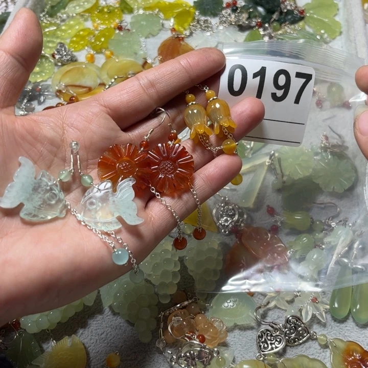 温***夏蛇纹石玉合金耳饰