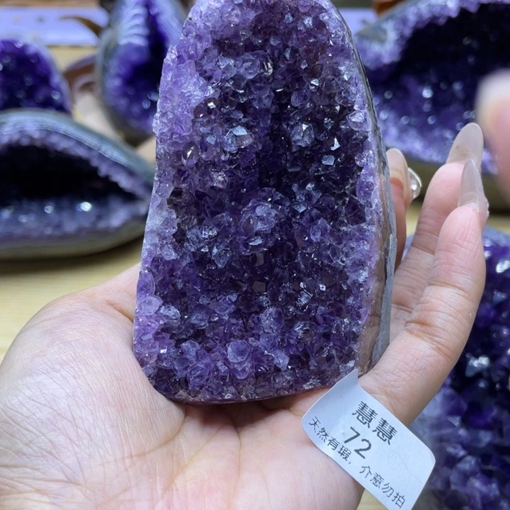 未镶嵌水晶大型摆件（非配饰）