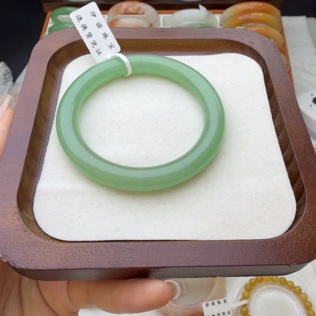 东陵石未镶嵌手镯