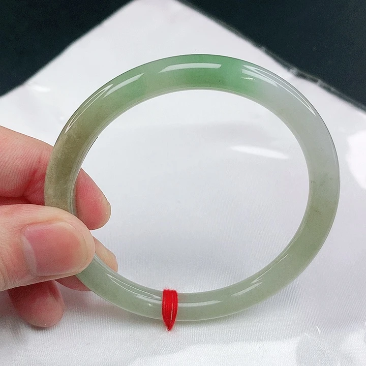 翡翠手镯未镶嵌圈56.5。4022