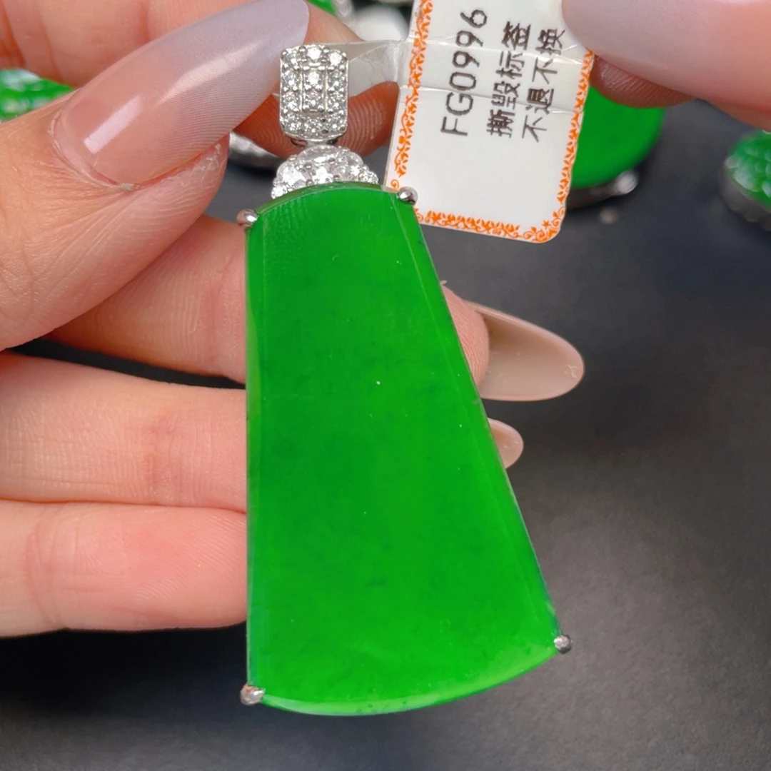 【闪购商品】颈饰银S925镶嵌翡翠翡翠