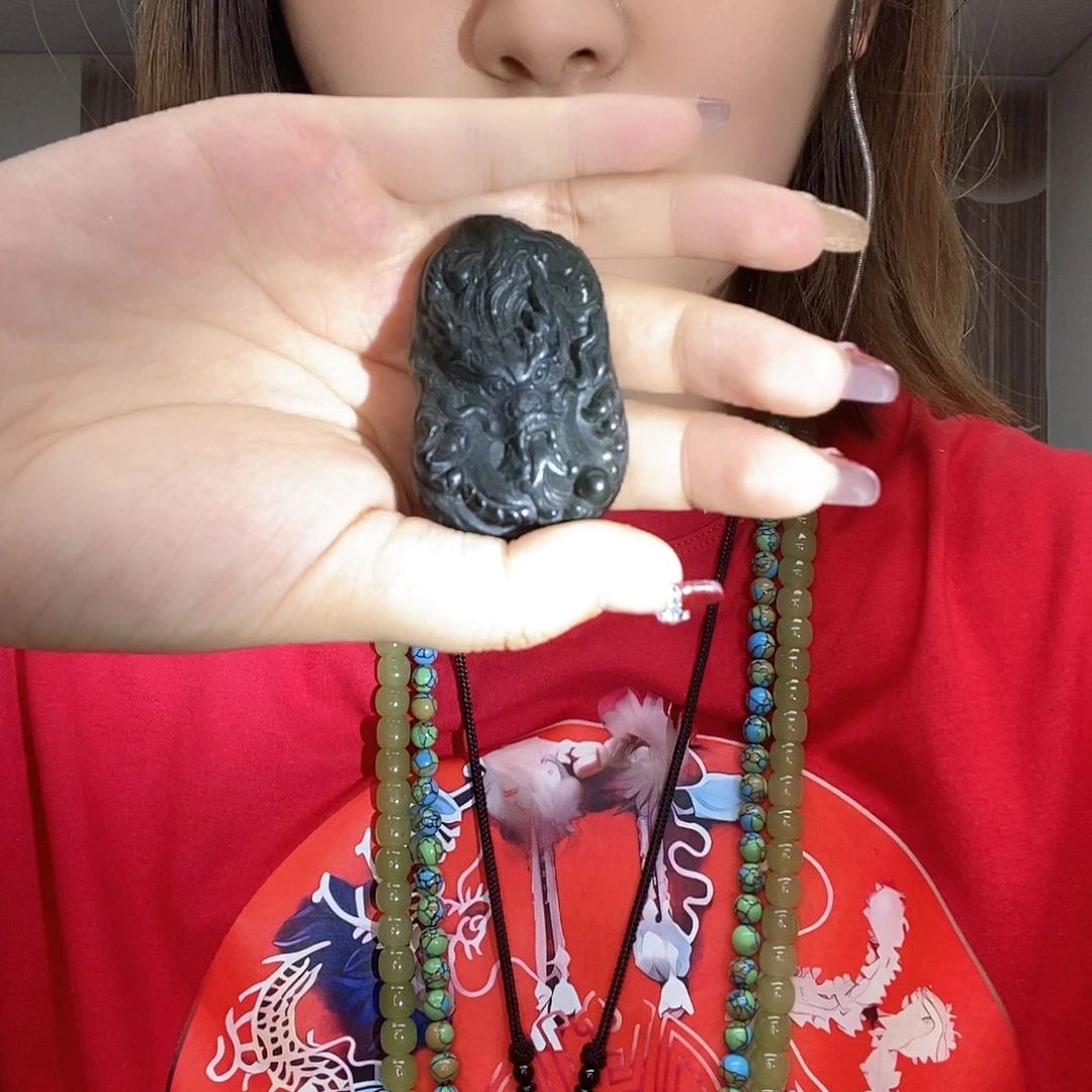 蛇纹石玉颈饰未镶嵌