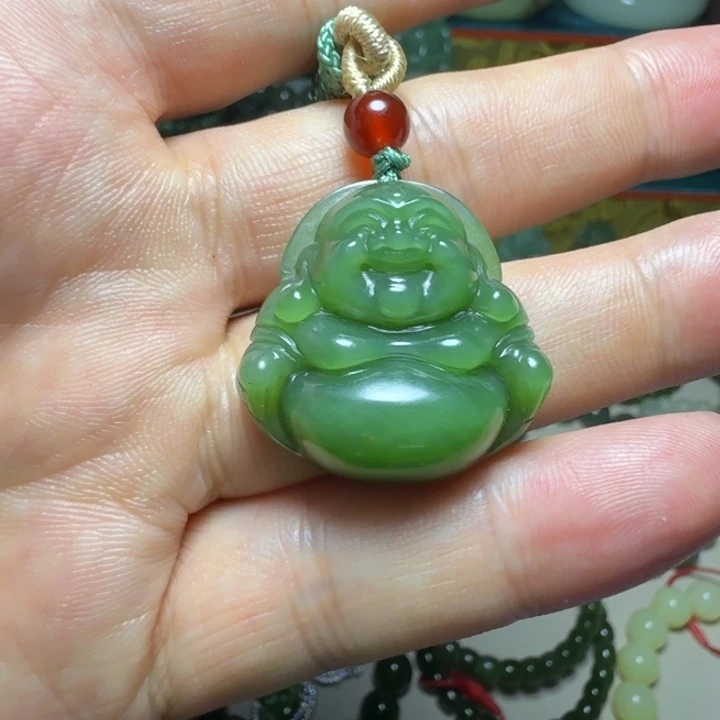 颈饰未镶嵌和田玉（碧玉）