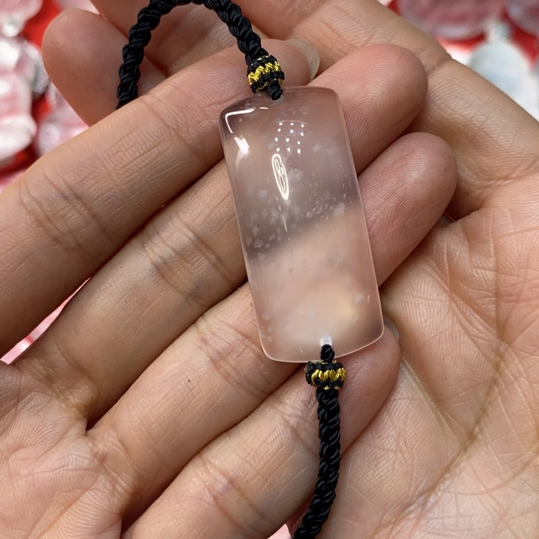 石英质玉未镶嵌吊坠