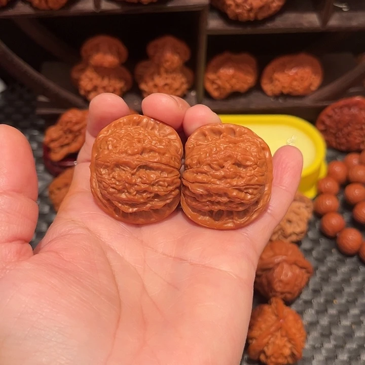 时***竹文玩核桃把件血麒麟