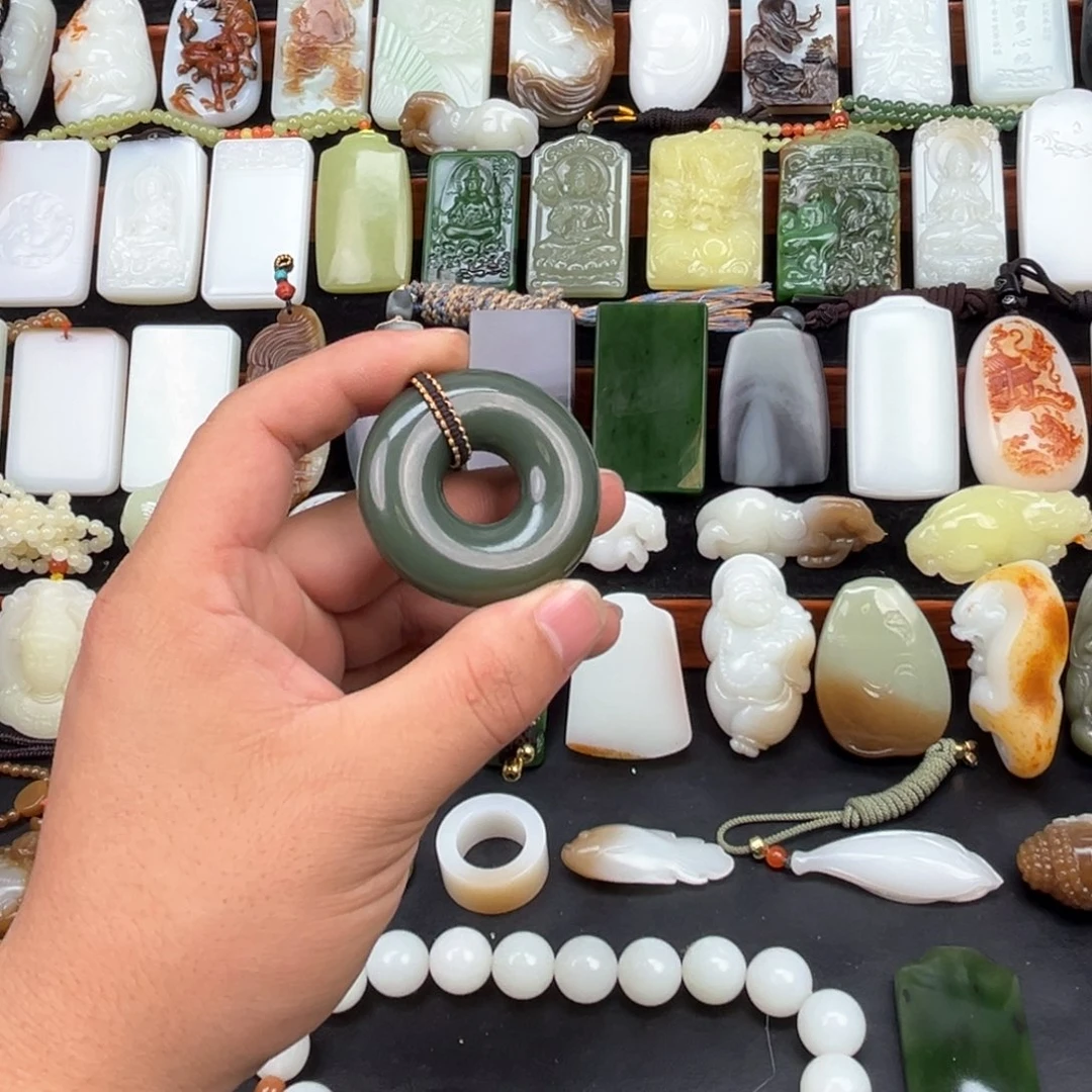 和田玉未镶嵌挂件