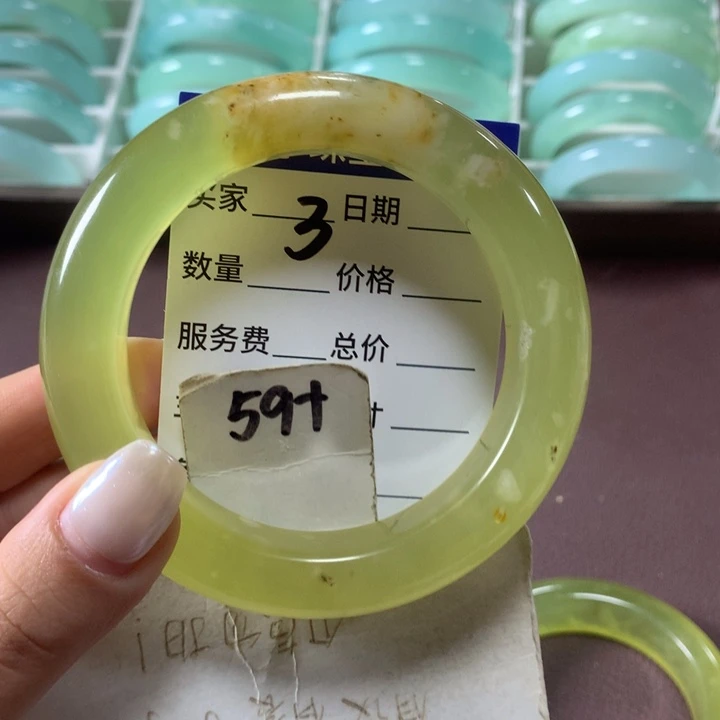 蛇纹石玉未镶嵌手镯3