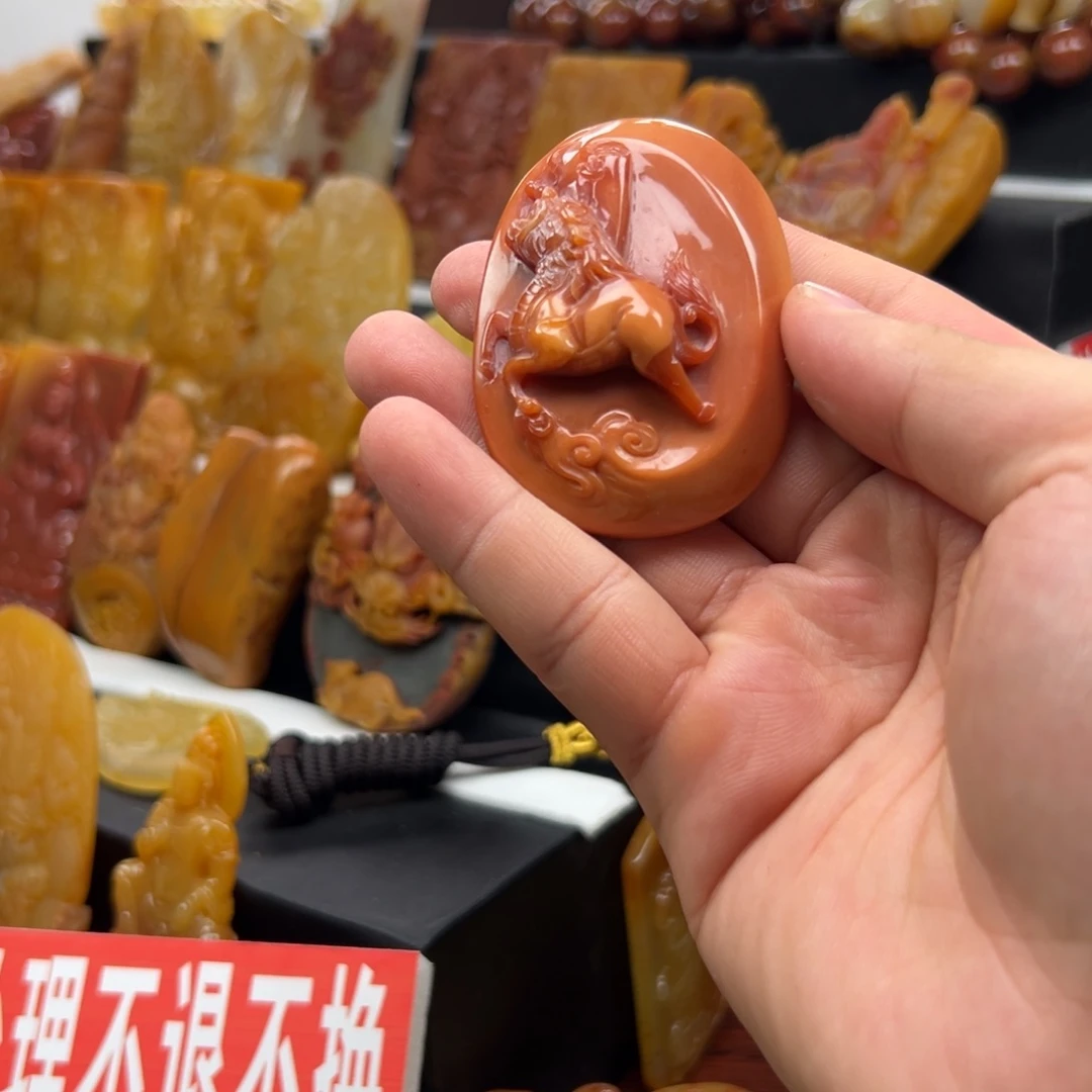 未镶嵌石英质玉（黄龙玉）黄龙玉