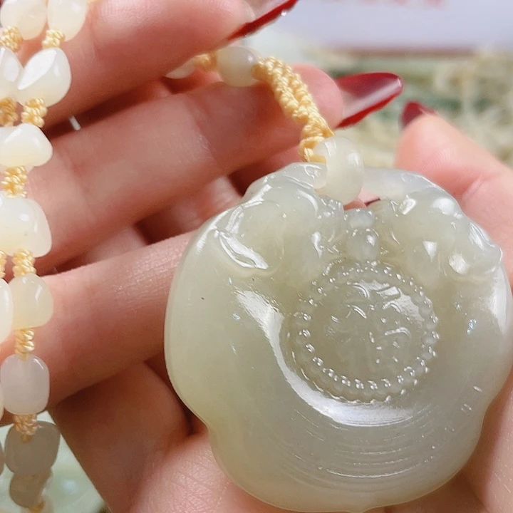 未镶嵌和田玉挂件